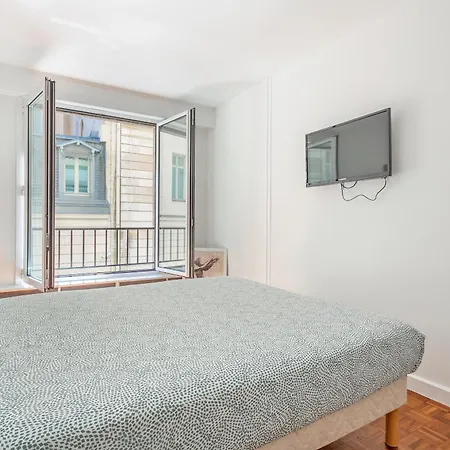 Lovely Flat Avenue Foche Appartamento